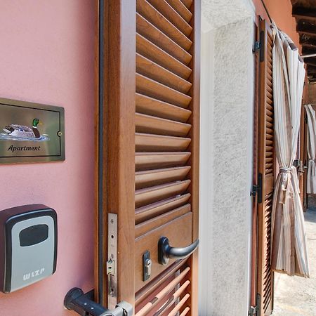 Taronico Apartments Duck Bellagio Exterior photo